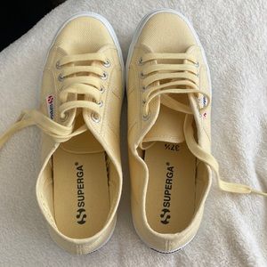 Superga 37.5 size like a 7.5-8 USA new